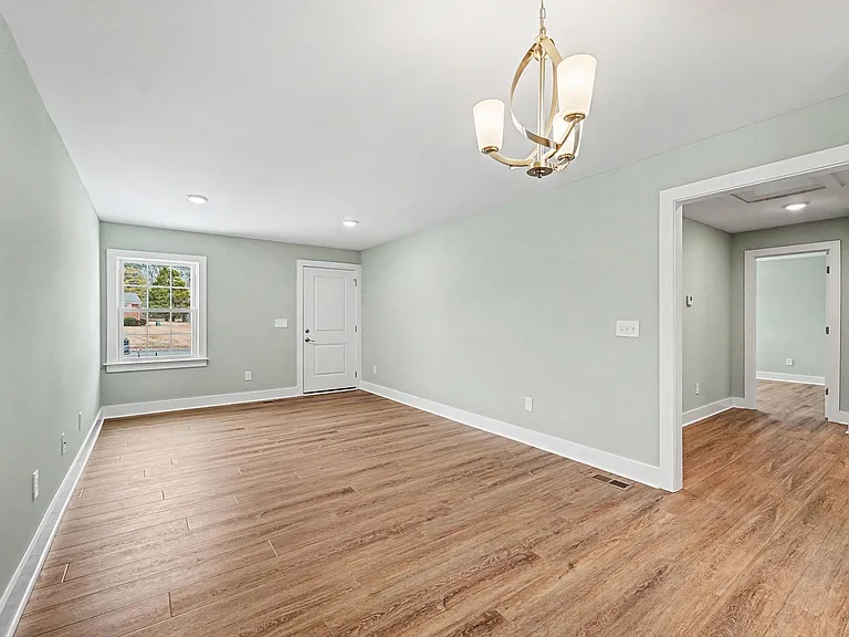 2702 Durham St — Photo 6