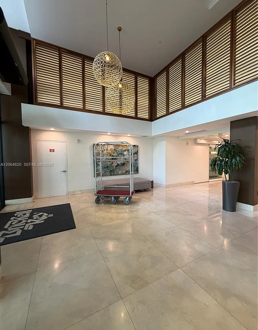 Brickell Key Ii — Photo 1