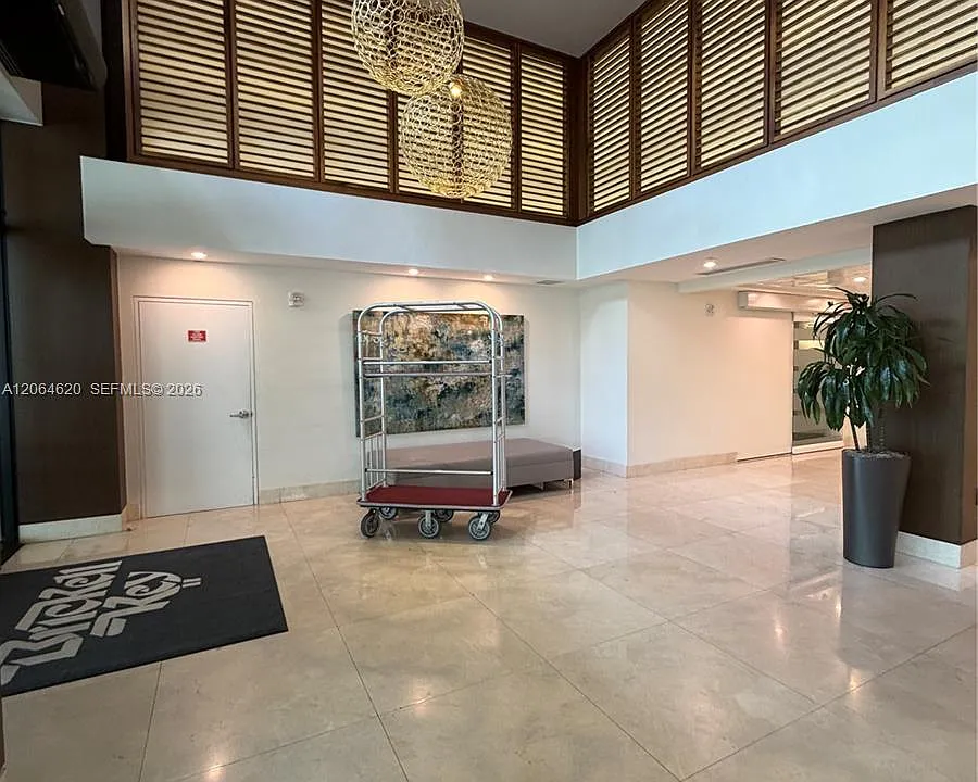 540 Brickell Key Dr #617
