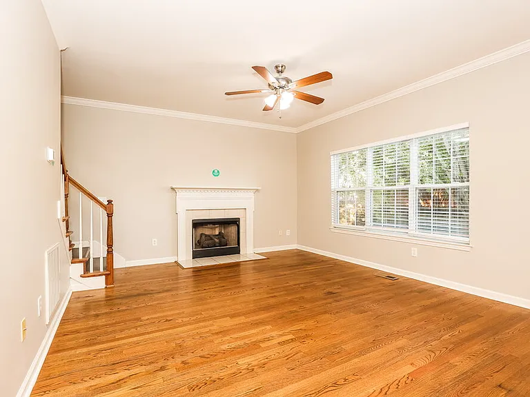 398 Roxie Ct — Photo 5