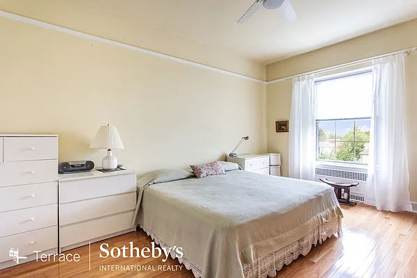 Sold by Terrace Sotheby's International Realty | media 29