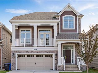 95 E Carrington Close NW, Calgary, AB T3P 1P8