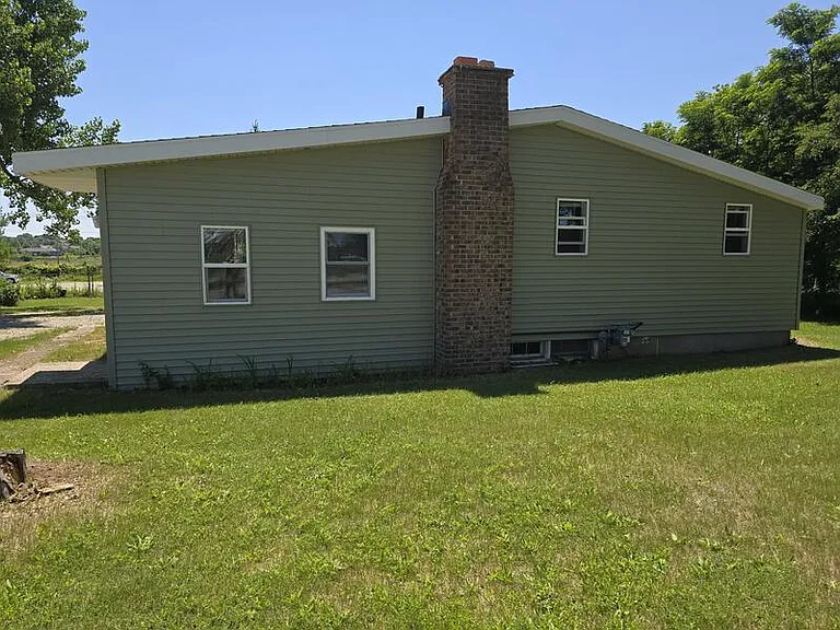 N1721 Greenville Dr — Photo 24