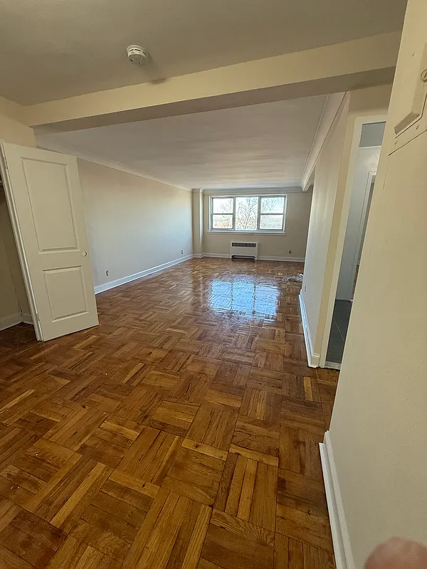 63-11 Queens Boulevard C25