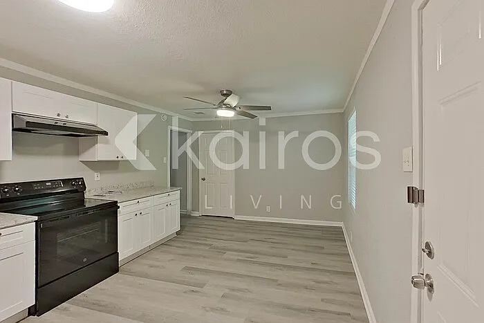 111 Evelyn St — Photo 7