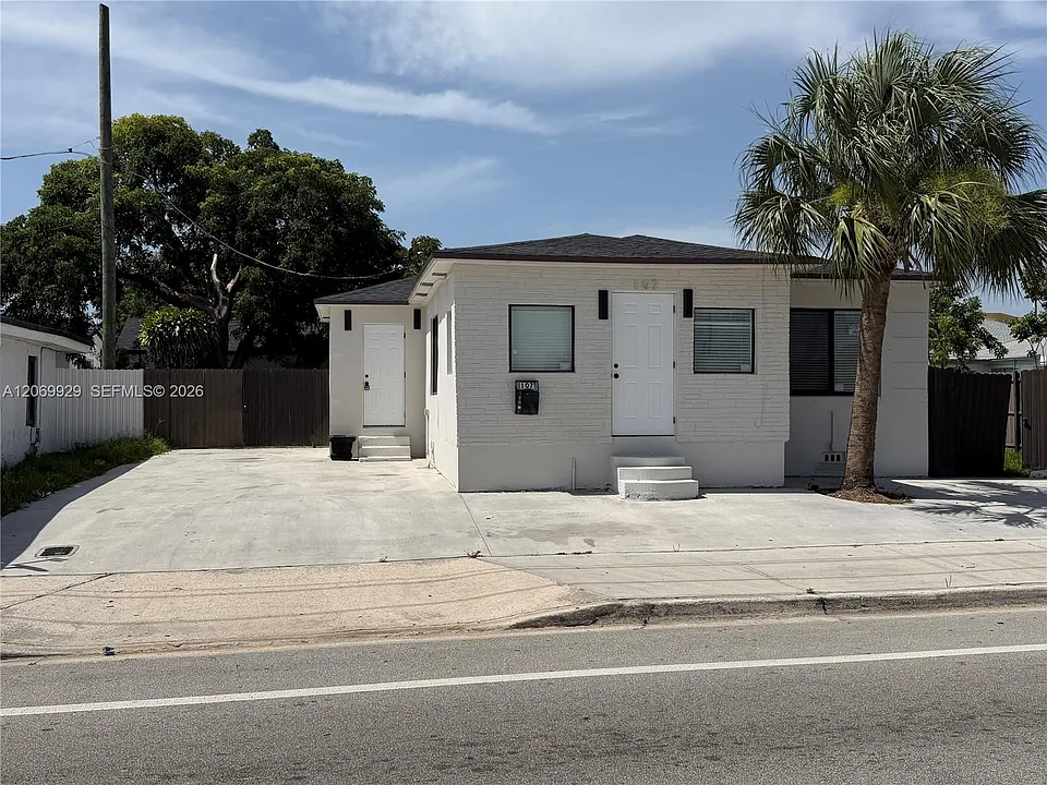 107 W Pembroke Rd