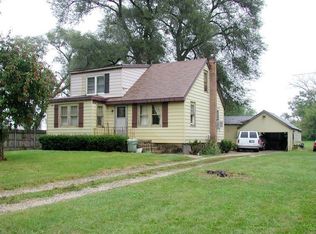 6N627 Thorn Rd, Roselle, IL 60172