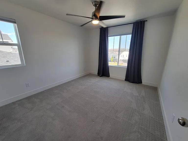 58 Marlowe Dr — Photo 30