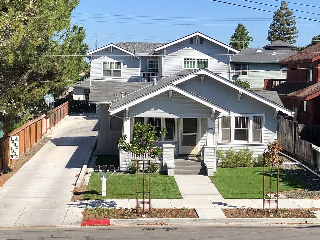2 bed, 1000 sqft, $3,000 — Photo 1