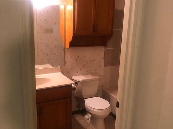 5th image of 920 S 29th St