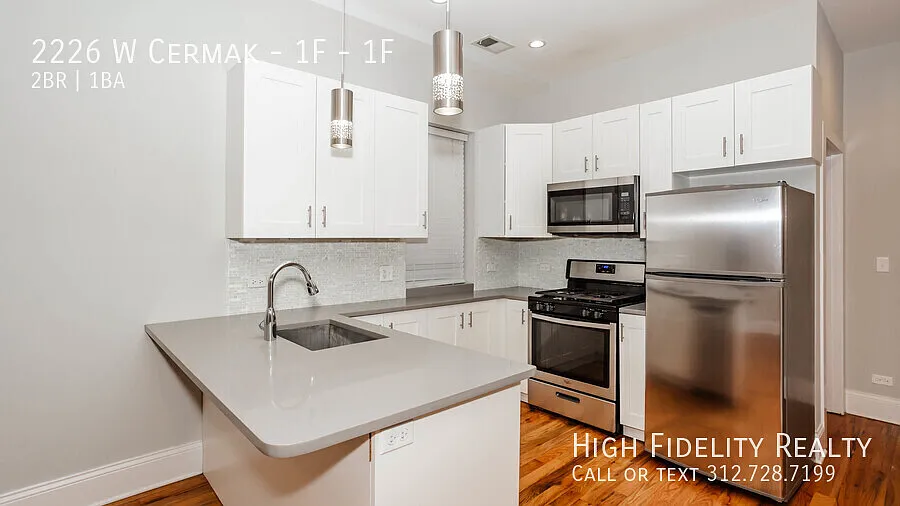 Building Photo - 2226 W Cermak Rd #1F