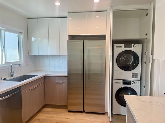 4th image of 833 20th St APT 203