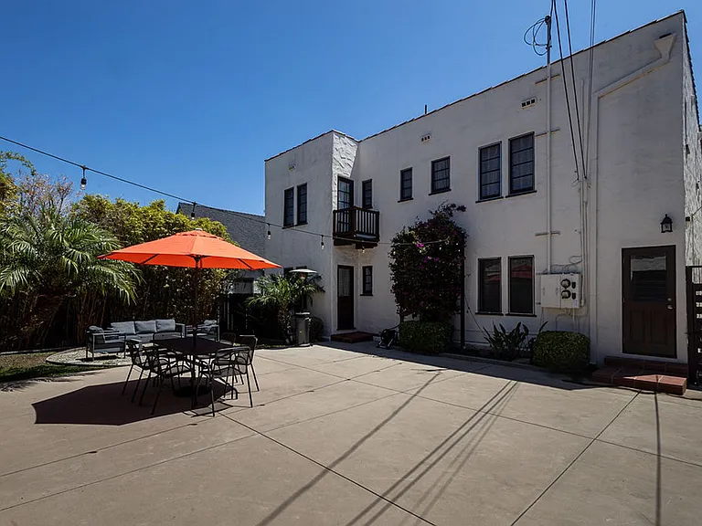 1221 S Sycamore Ave — Photo 45