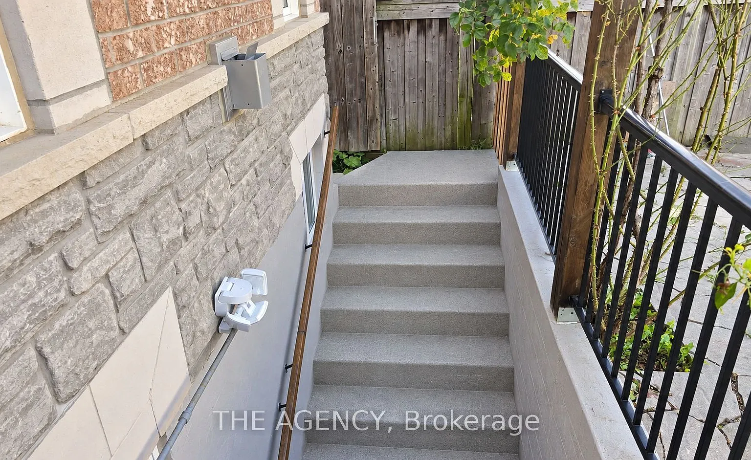3 bed, $2,500 — Photo 2