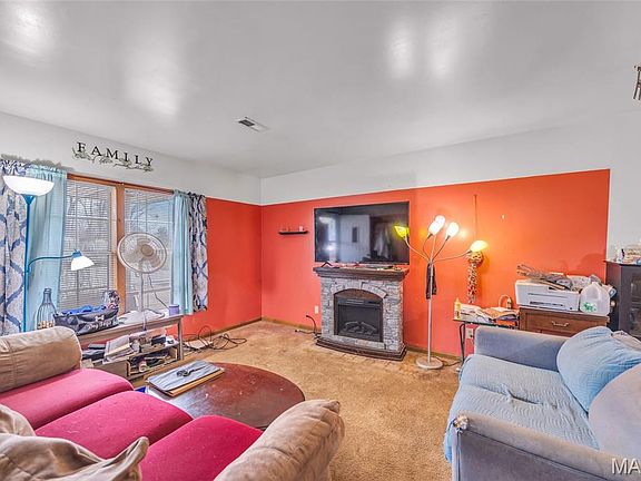 4th image of 415 Walnut St