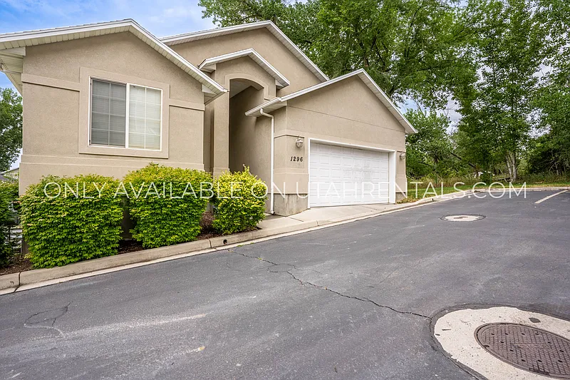 Building Photo - 1296 S 1540 E