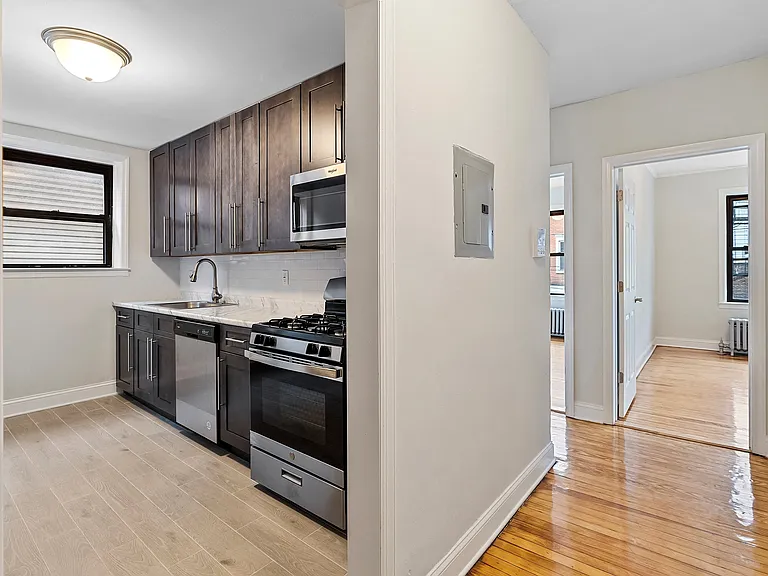 125-133 Kearny Ave Apartments — Photo 3