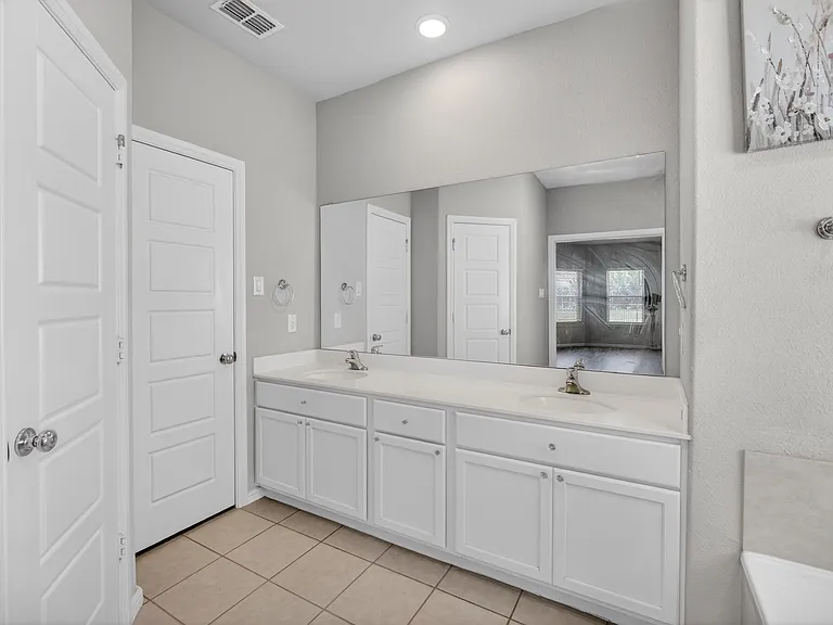 5913 Pensby Dr — Photo 29