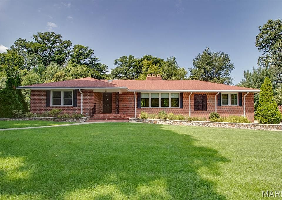 1st image of 20 Fairmount Dr N