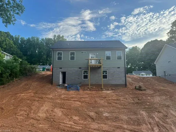 132 Pinnix St, Jonesville, NC 28642