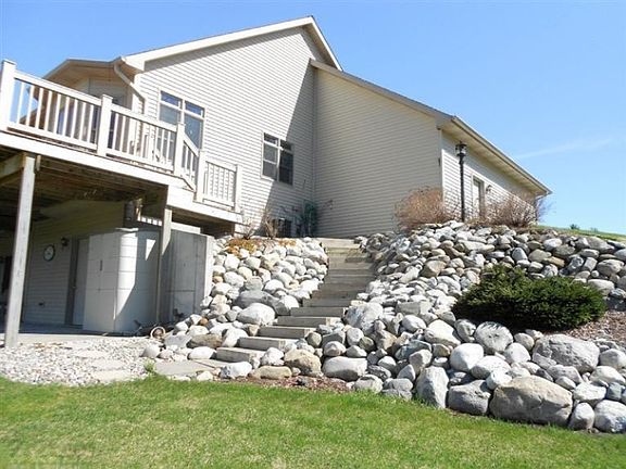 3rd image of 1366 Hillside Dr