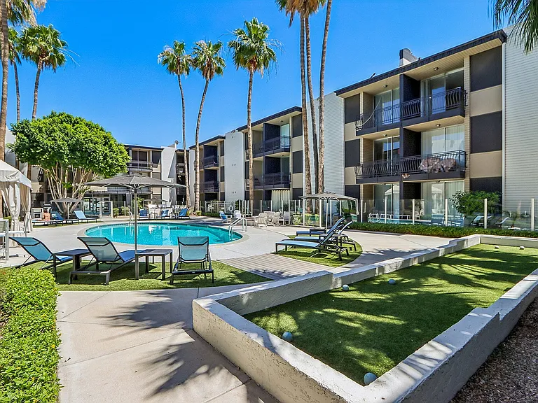 34-web-or-mls-N 7th Ave-0905-908