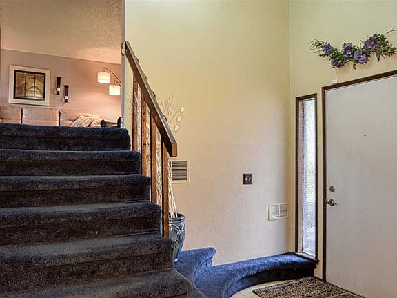 2nd image of 419 E Shiloh Hills Dr