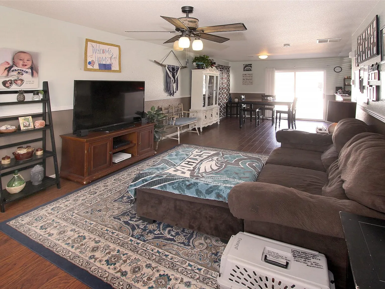 3 bed, 2.5 bath, 1901 sqft, $2,095 — Photo 3