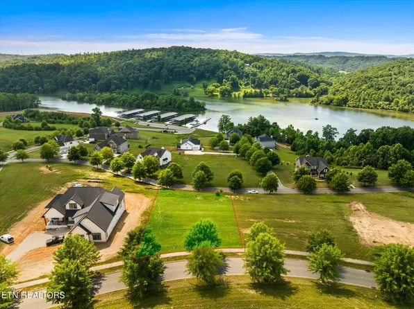 105 Parkberry St, Oak Ridge, TN 37830