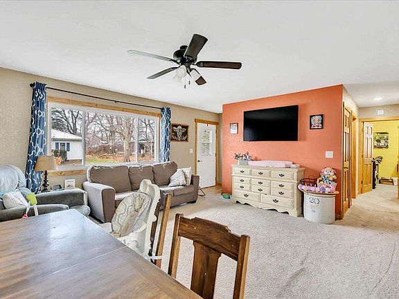 2nd image of 303 East St