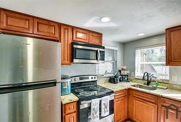 155 S Martin Luther King Blvd #B — Photo 9