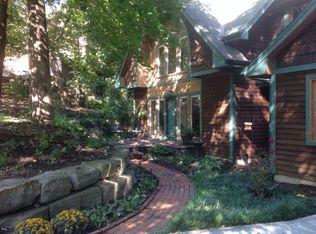 5229 Bluffs Dr, Kansas City, MO 64152