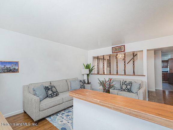 3rd image of 91 Wade St