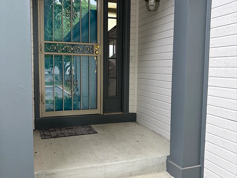 3952 E Weaver Ave — Photo 2