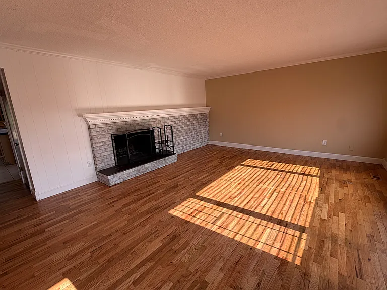 7025 S M St — Photo 3