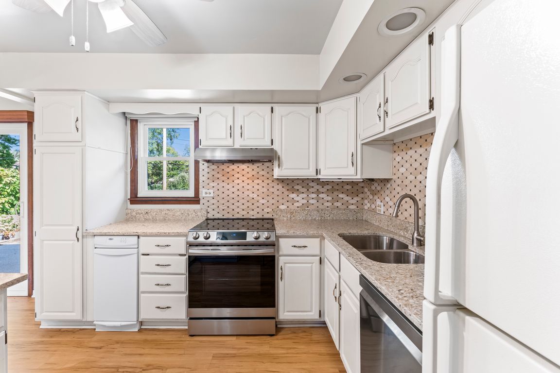 next background image