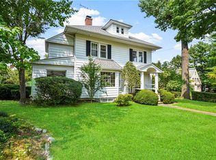 24 Gramercy Pl, New Rochelle, NY 10801