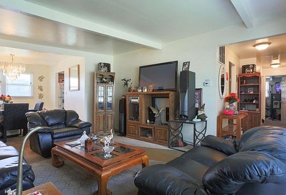 2nd image of 1129 Schilling Ave