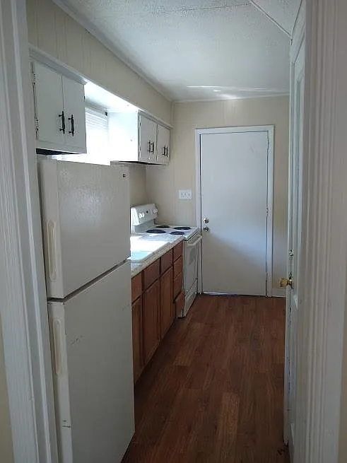 3 bed, 979 sqft, $1,195 — Photo 2