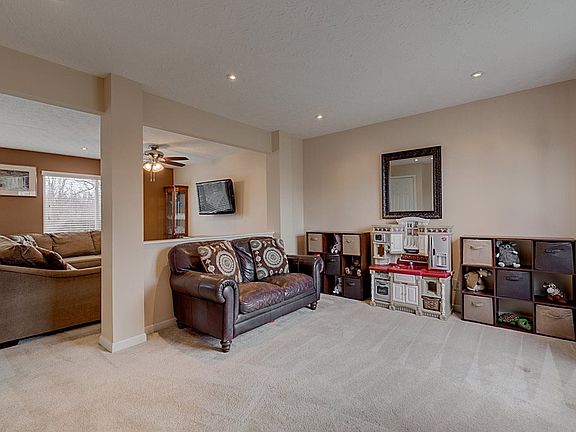 2nd image of 9299 Hawksridge Dr