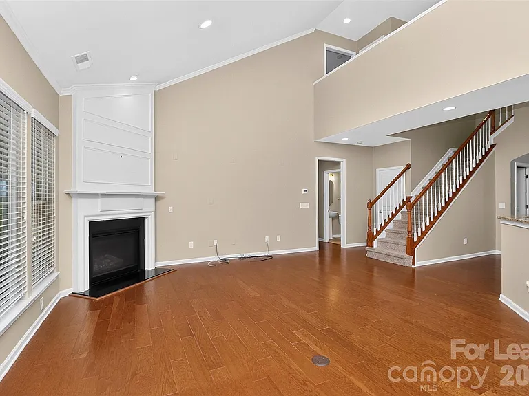 10229 Blairbeth St — Photo 15