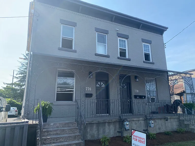 174 Bell St N — Photo 6