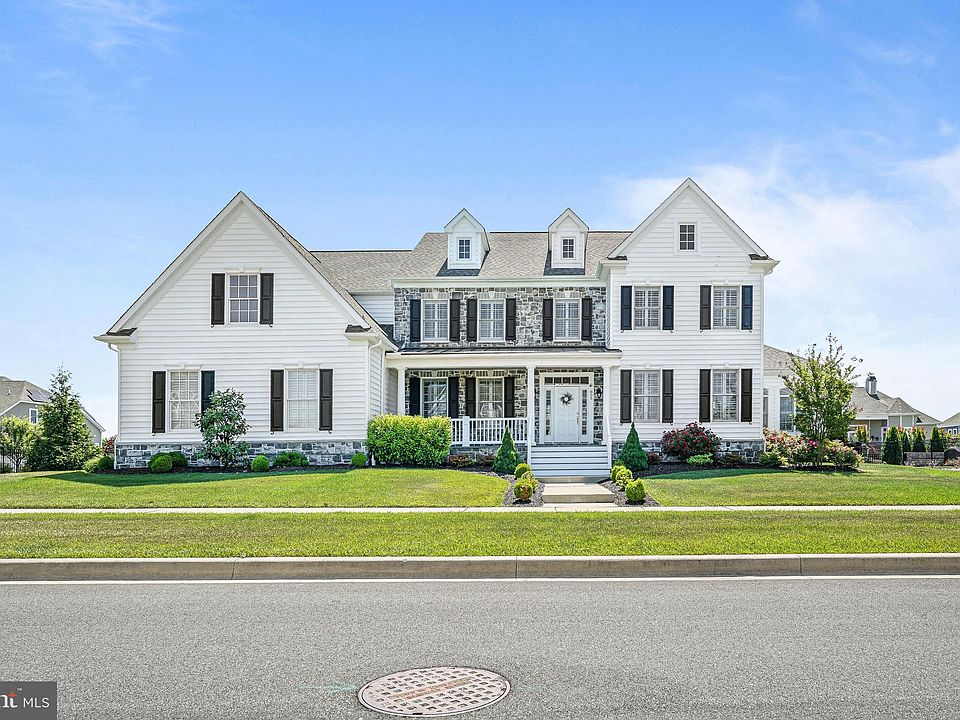 1st image of 805 Sweet Birch Dr