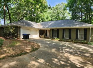 1480 Ridgefield Dr, Roswell, GA 30075