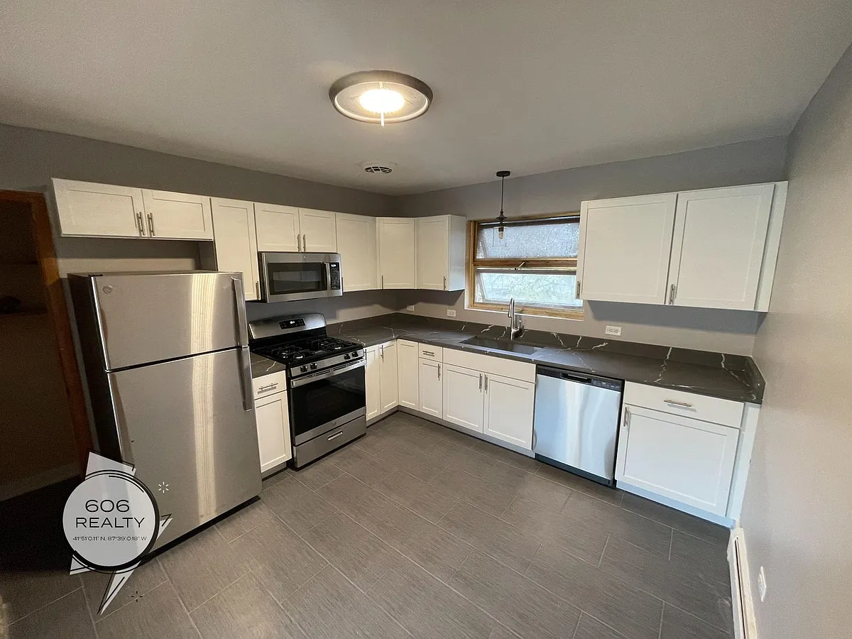 Building Photo - 3533 S Harlem Ave #2M