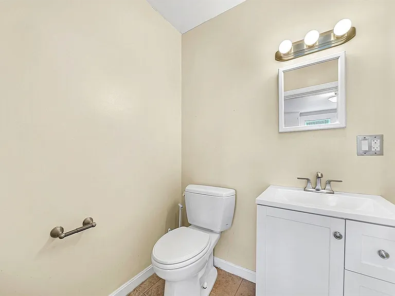 137 Central Ave #1 — Photo 17