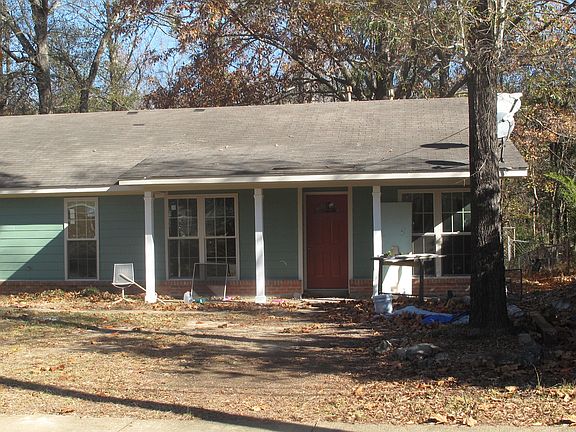 4th image of 940 N Burbank Dr