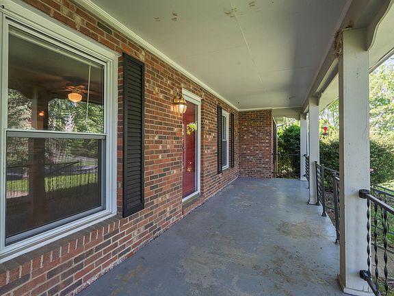 5th image of 1011 Westminister Dr