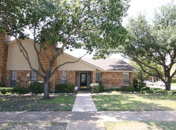 2nd image of 3913 Greenway Dr