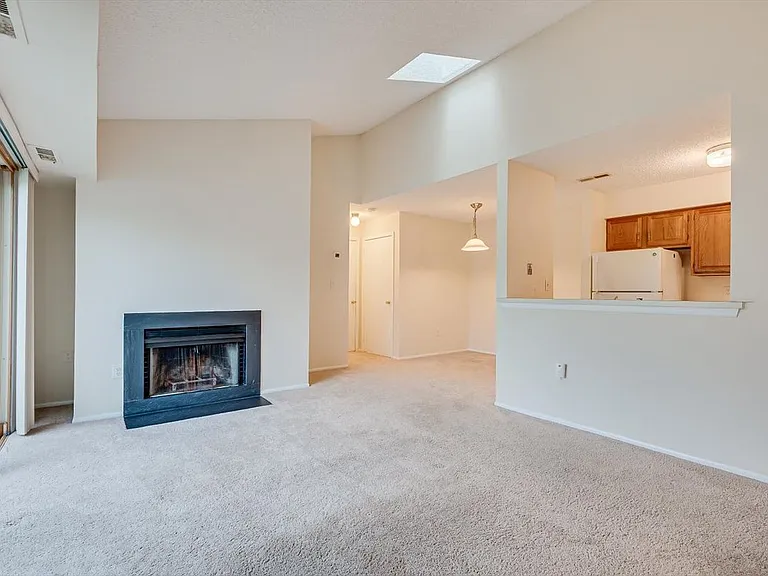 2310 Aspen Dr — Photo 5